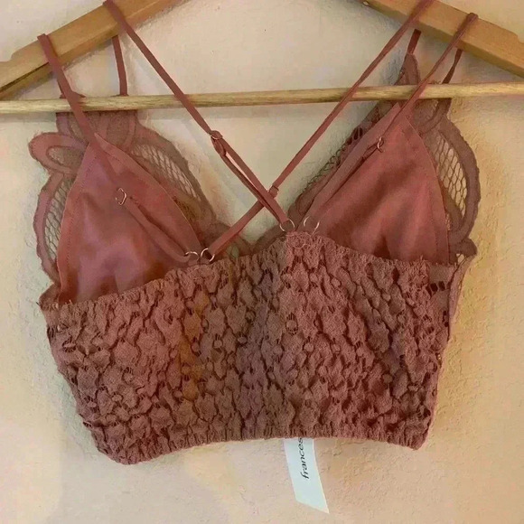 Francesca’s NWT Lace Bralette - Picture 3 of 3